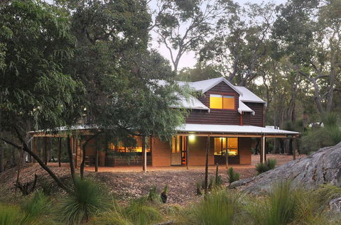 Woodstone Goanna Cottage - e-Seniors 0