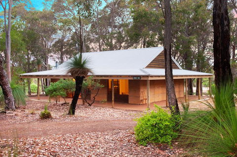 Woodstone Grass Tree Cottage - e-Seniors 0