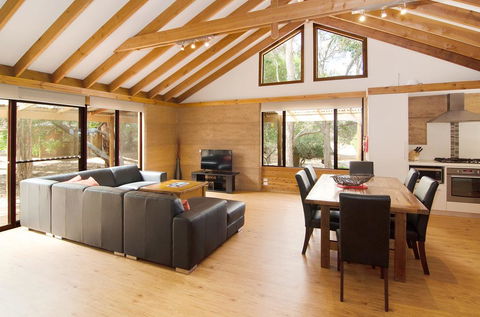 Woodstone Possum Cottage - e-Seniors 3
