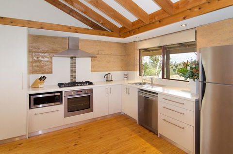 Woodstone Possum Cottage - e-Seniors 1
