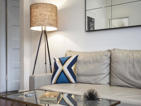 Woollahra Roslyndale Avenue - e-Seniors 2