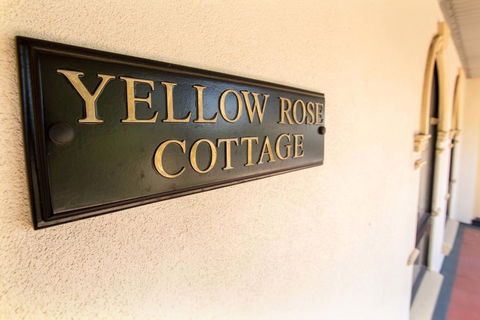 Yellow Rose Cottage - e-Seniors 3