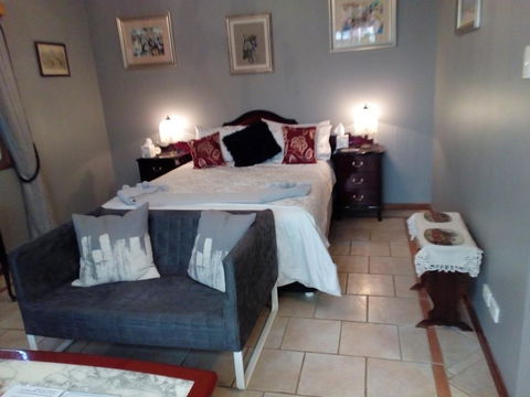 York's Lookout Lodge Bed And Breakfast - e-Seniors 0