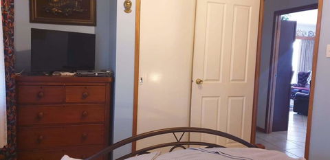 York's Lookout Lodge Bed And Breakfast - e-Seniors 1