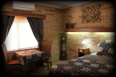 York's Boutique Motel - e-Seniors 2
