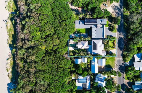 Your Luxury Escape - Barefoot At Tallows - e-Seniors 1
