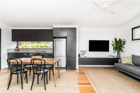 Your Luxury Escape - Carinya Cottages 2 - e-Seniors 3