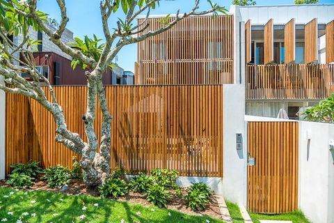 Your Luxury Escape - Driftwood Three At Clarkes Beach - e-Seniors 0
