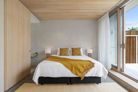 Your Luxury Escape - Driftwood Two At Clarkes Beach - e-Seniors 3