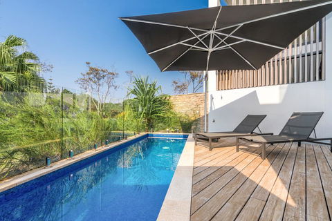Your Luxury Escape - Ground Luxury - e-Seniors 0