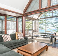 Your Luxury Escape - On The Bay - Stunning Beachfront Apartment - e-Seniors