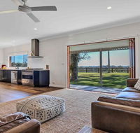 Your Luxury Escape - Paul's Farmhouse at Newrybar - e-Seniors