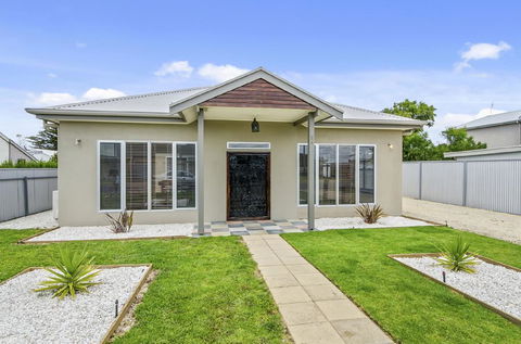 Zaahira House - e-Seniors 0