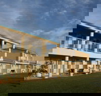 Lakeview Motel  Apartments - e-Seniors