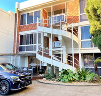 Bay Breeze Boutique Accommodation - e-Seniors