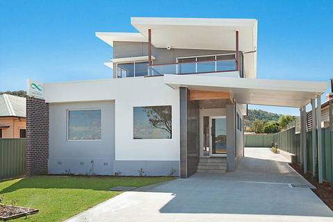 Lake Macquarie Dental Practice - e-Seniors 0