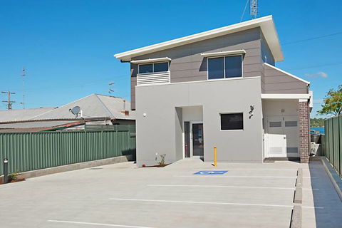 Lake Macquarie Dental Practice - e-Seniors 2