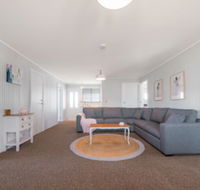 Bridport Holiday House - e-Seniors