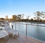 Gippsland Lakehouse a Canal frontage - e-Seniors
