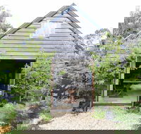 Elm Cottage Barn - e-Seniors