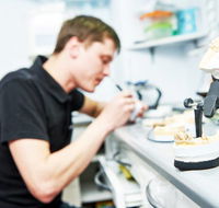Geoffrey Dominguez Dental Prosthetist - e-Seniors