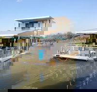 Corroboree Houseboats - e-Seniors