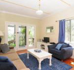Love Shack 1 bedroom cosy cottage - e-Seniors
