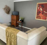 Cosy 1 Bedroom Unit With Views of The City - e-Seniors