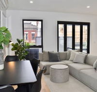 Brand New 2 Bed Apartment With Stunning City Views - e-Seniors