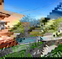 The Gazebo Place - Spacious 4 Bedroom near Murray River - e-Seniors