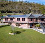 Luxury 6 Bedroom Home with Pool  Spa - e-Seniors