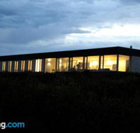 DEstrees Bay Beach House - e-Seniors