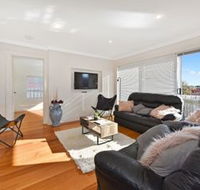 Spacious  Bright 4 Bedroom Home - e-Seniors