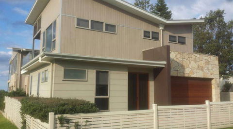 Lets Paint & Decorate Pty Ltd - e-Seniors 2