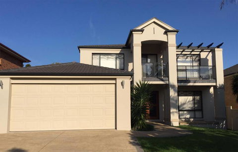 Lets Paint & Decorate Pty Ltd - e-Seniors 4