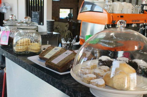 Birdy’s Refreshments & Espresso - e-Seniors 0