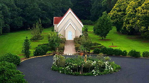 Christine's Church Of The Two Grandfathers - e-Seniors 0