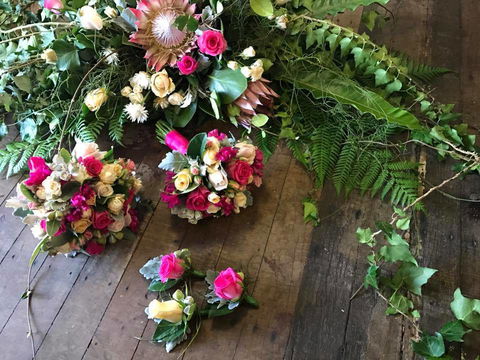 Newcastle Forever Flowers - e-Seniors 0