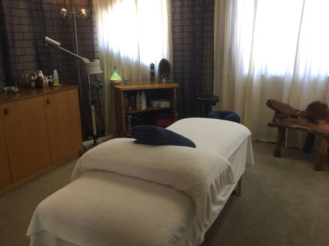 Holistic Massage Therapies - e-Seniors 0