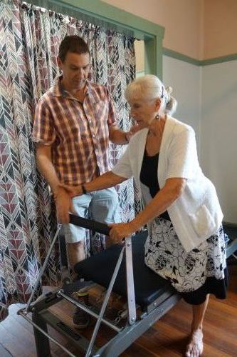 Michael Hayward Physiotherapy & Sports Injuries–PhysioPoint - e-Seniors 1